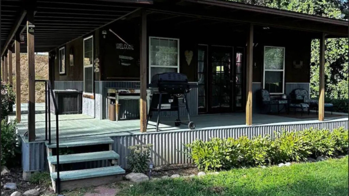 Aztec Cabin | Studio type cabin with access to use of private park on the banks of the Animas.