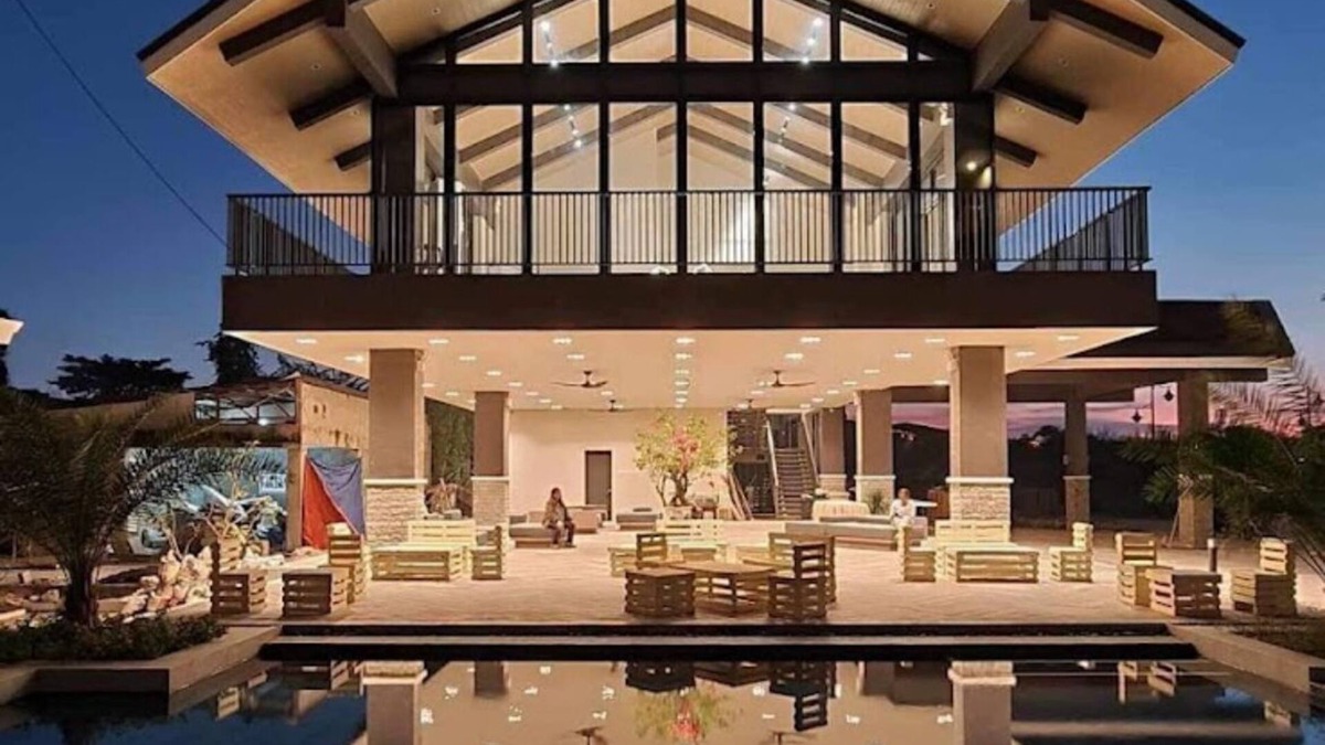 Mactan Export Processing Zone Condo | Studio Unit Near Airport at Amani Grand Resort with Pool