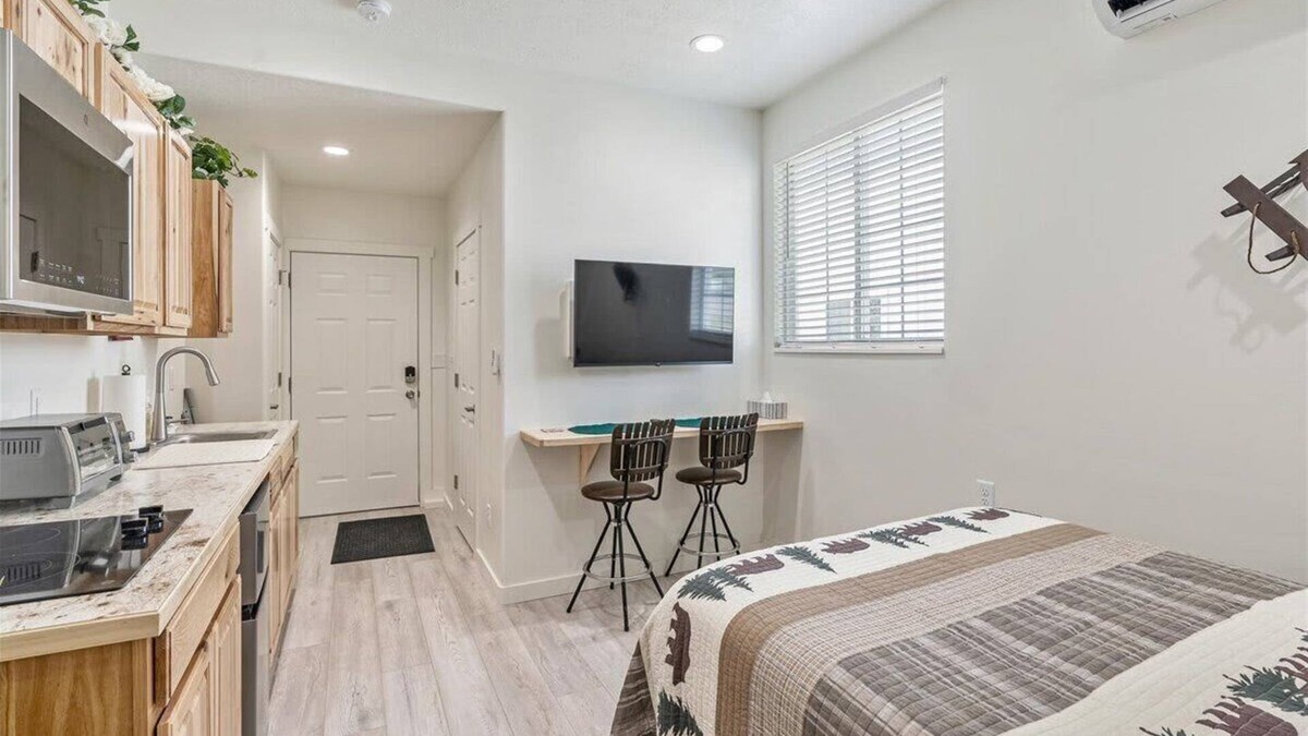 North Ogden House | Studio Unit, Shared Hot Tub & Fully Fenced Yard