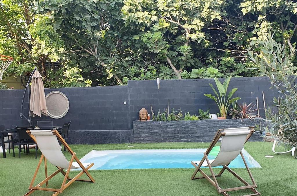 11th Arrondissement Apartment | Studio-Valentine climatisée avec piscine chauffée