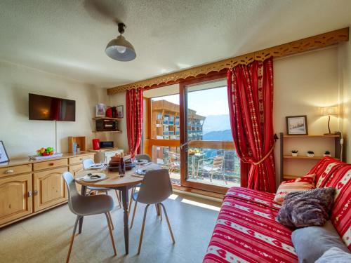 Le Corbier Apartment | Studio Vostok Zodiaque-79 by Interhome
