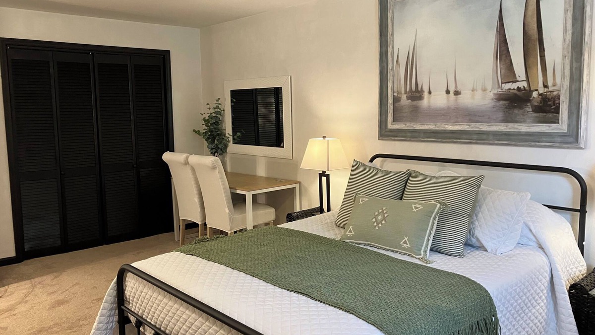 Troutville Apartment | Studio w/pool & hot tub -only minutes to Triple Crown hiking trails