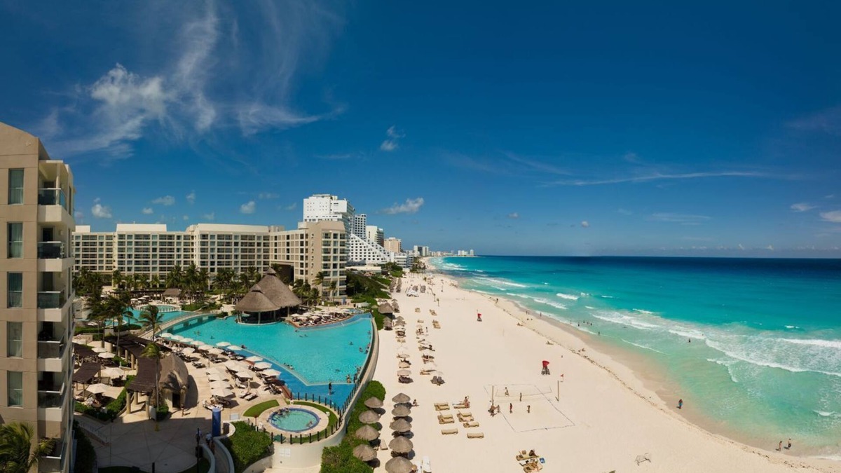 La Isla Resort | Studio - Westin Lagunamar Resort - Full Resort Access. On the beach.