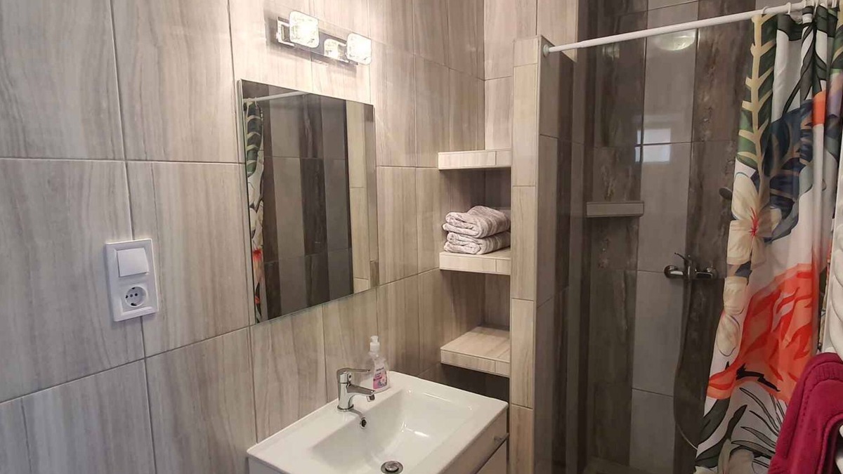 Heviz Apartment | Studio with air conditioning and internet near the city centre