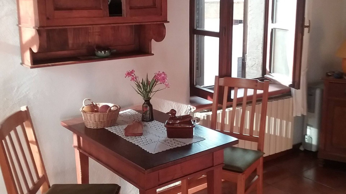 Massa Marittima Apartment | Studio with Balcony in an old town house, in a quiet and sunny