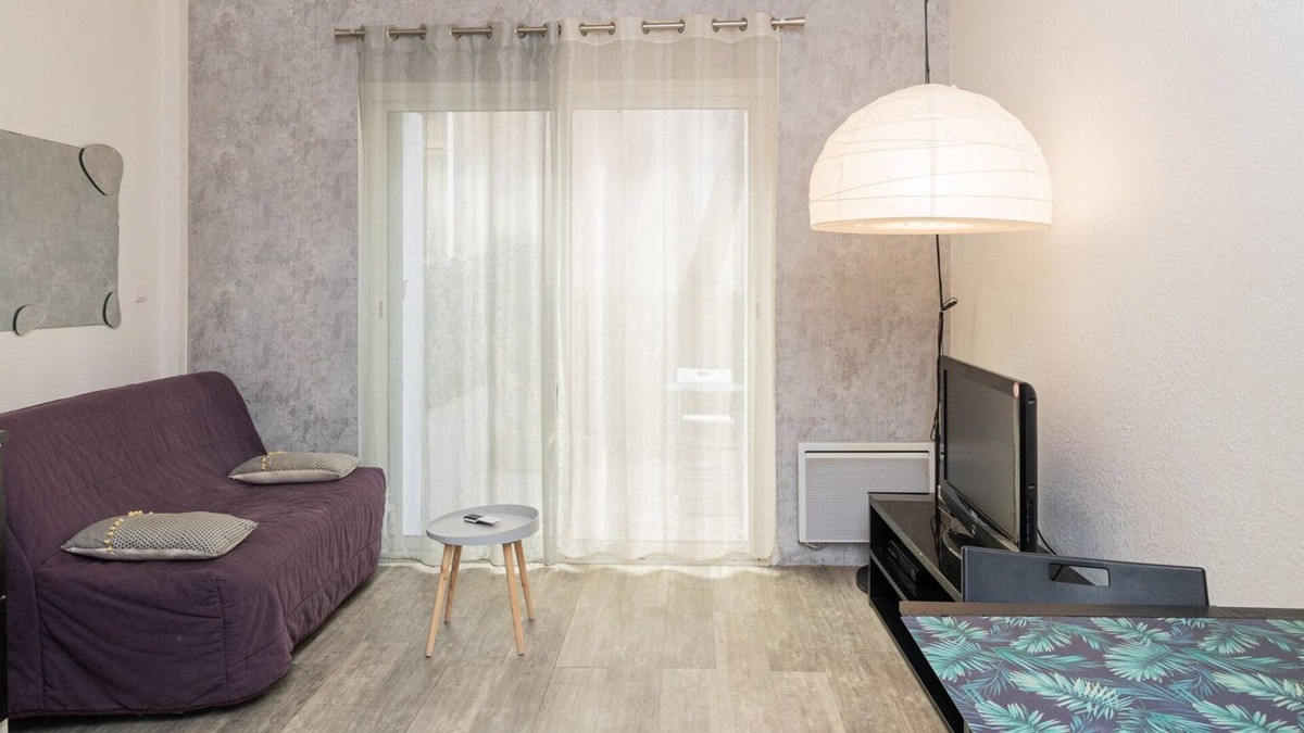 Les Arceaux Apartment | Studio with courtyard