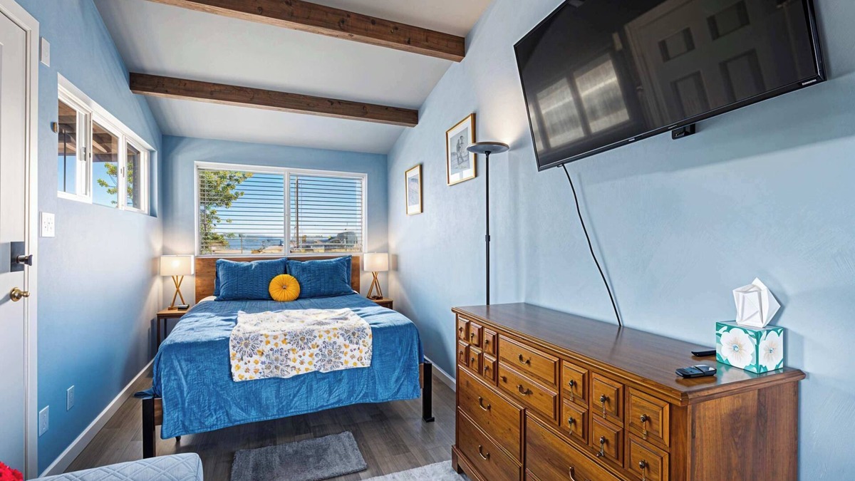 Birch Bay Apartment | Studio with covered deck and Birch Bay View