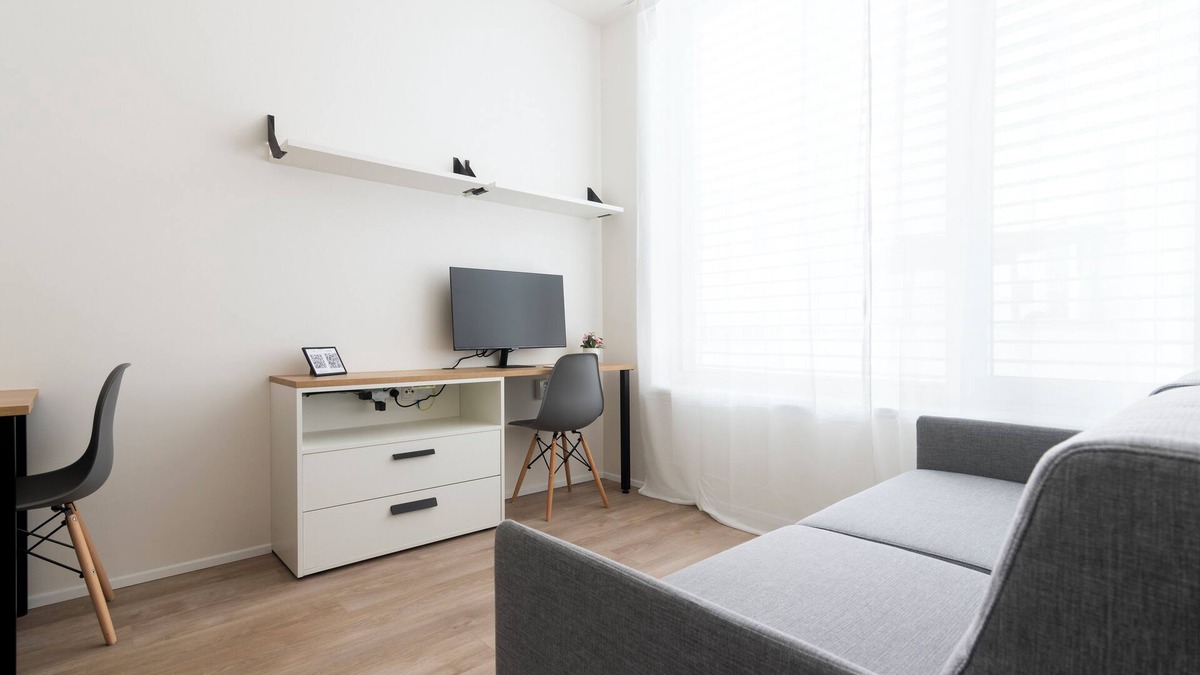 Prague 5 Apartment | Studio with 𝗙𝗿𝗲𝗲 𝗣𝗮𝗿𝗸𝗶𝗻𝗴 A/C Ultra-Fast WiFi SMART TV