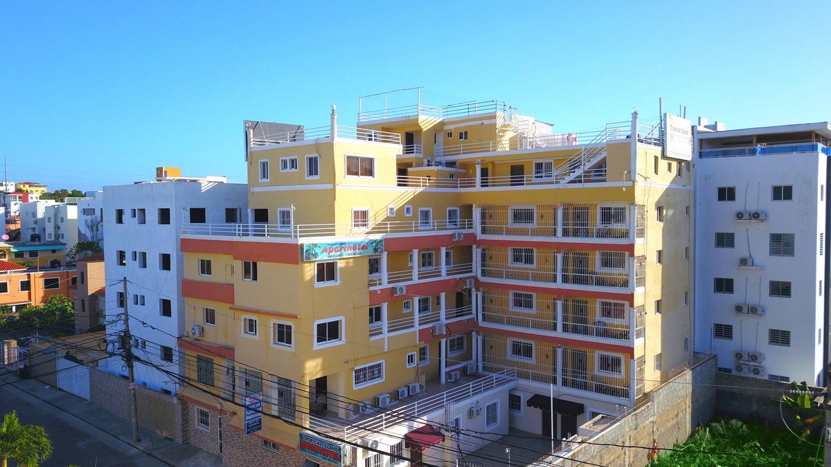 Corales del Sur Apartment | Studio with Full kitchennette Close to Las Americas Airport & City Center