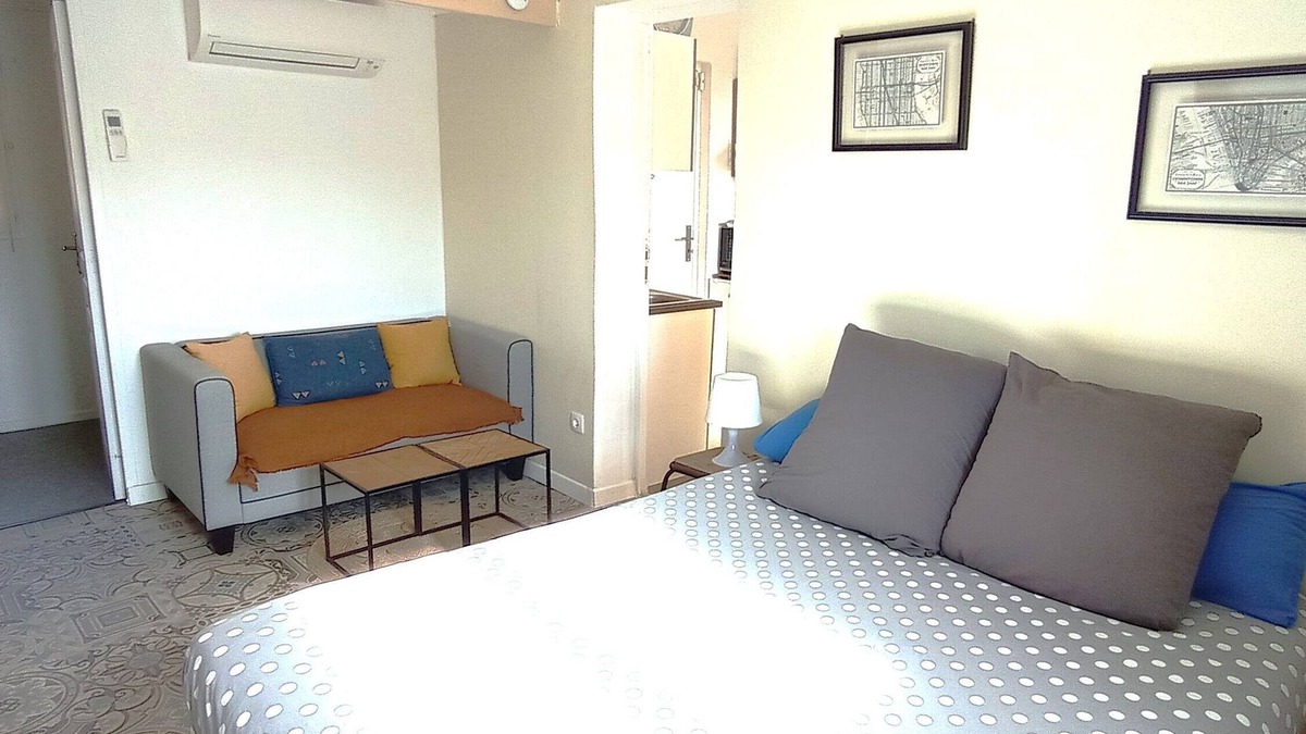 Mimet House | Studio with kitchen, WC/shower and bedroom/living room, 25m2, for 2 people