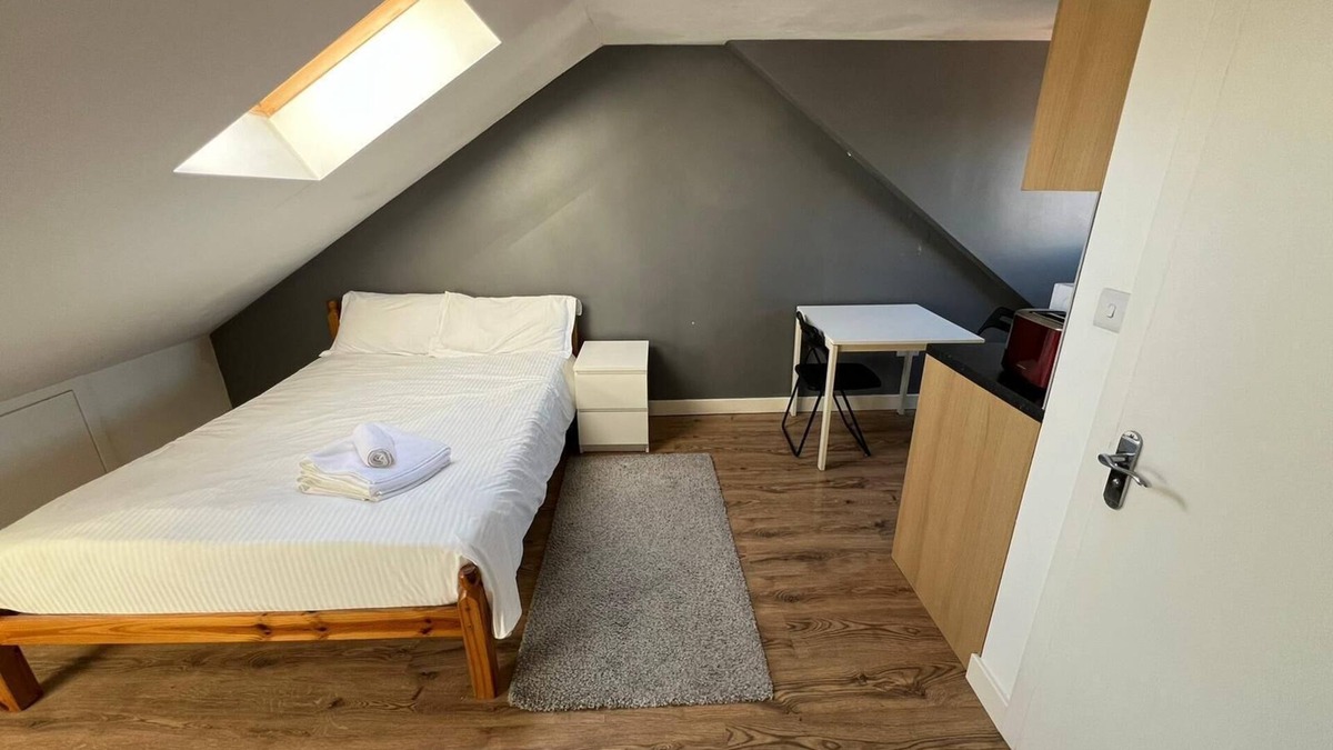 Tottenham Apartment | Studio with Own kitchen & Shower
