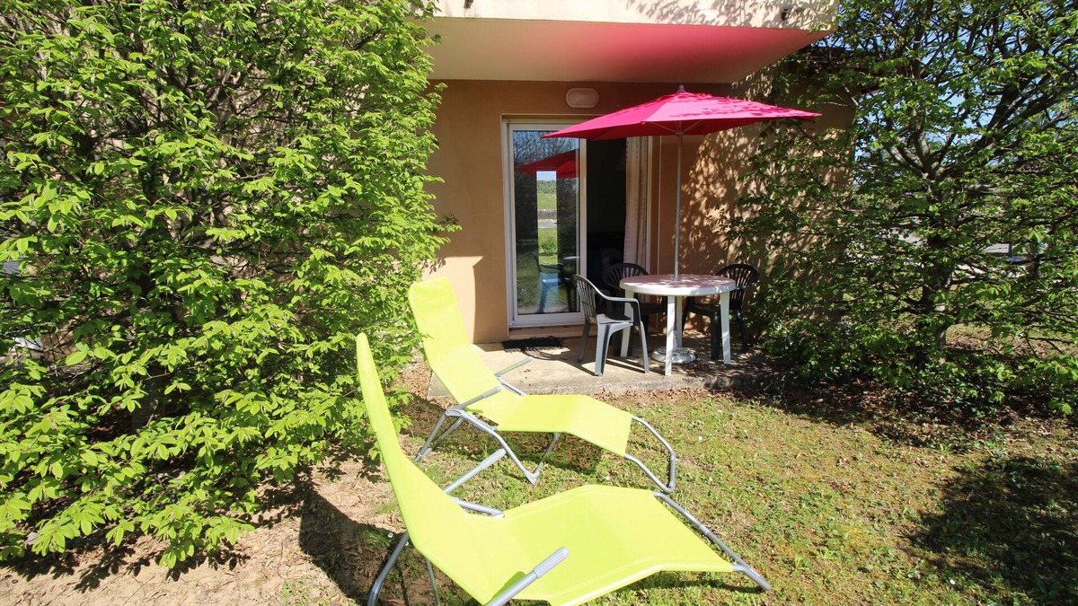 Prayssac Apartment | Studio with pool and wifi