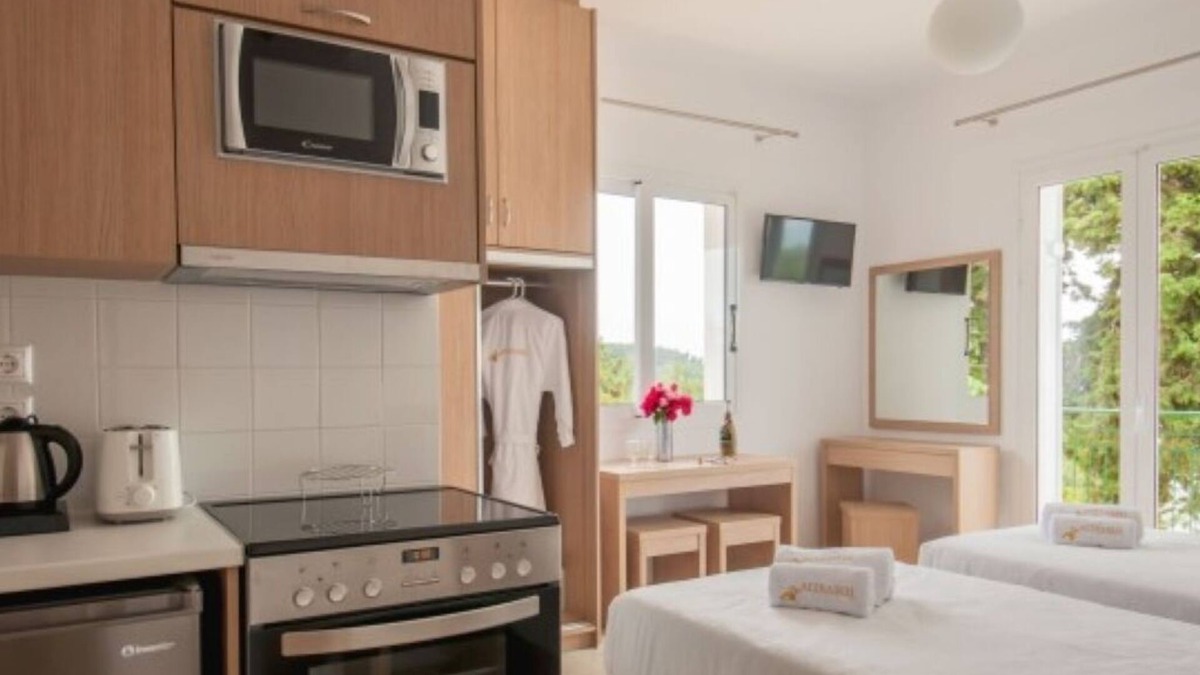 Lassi Apartment | Studio with sea view (Unit B)