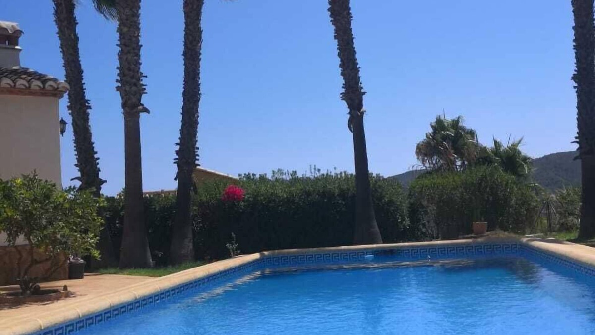 Ador Apartment | Studio with stunning views of sea and mountains with private pool and garden