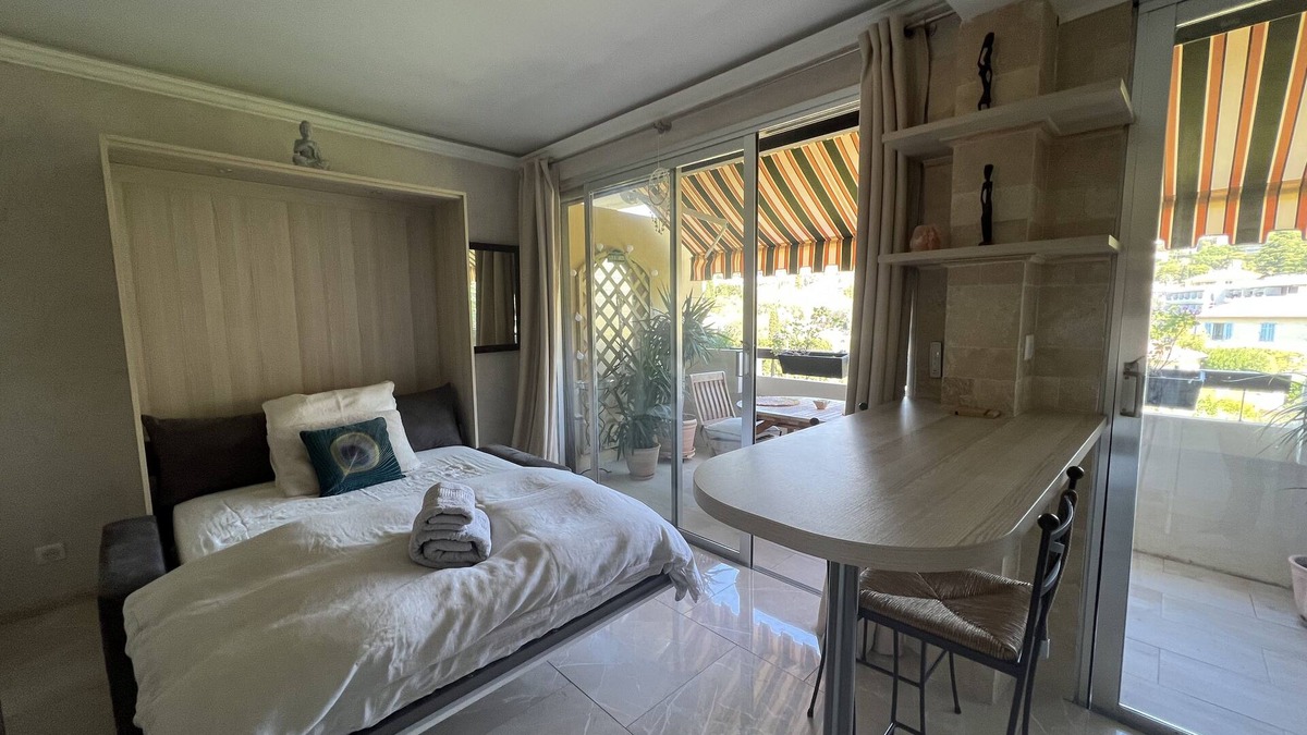Le Cannet Apartment | Studio ZEN de Standing - 10 mn Cannes