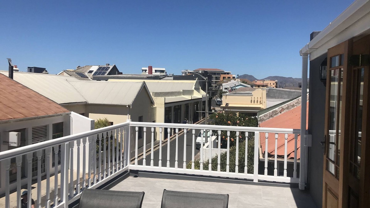 Muizenberg Apartment | Studio26 Muizenberg; Cosy 3 Bedroom Apartment
