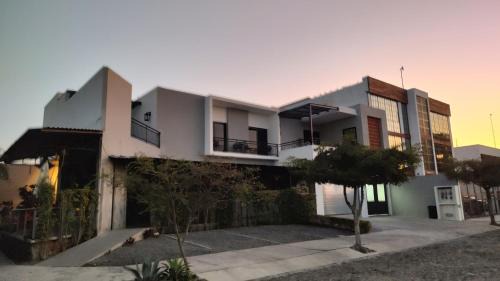 Colima House | Studios V19