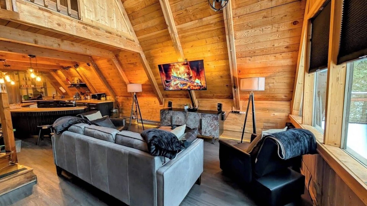 Garden Valley Cabin | STUGÄ cabin, walk 2 hot spring's pool & food