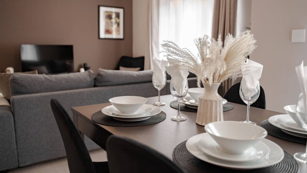 Chester Condo | Stunning Chester apartment with canal views -for 6