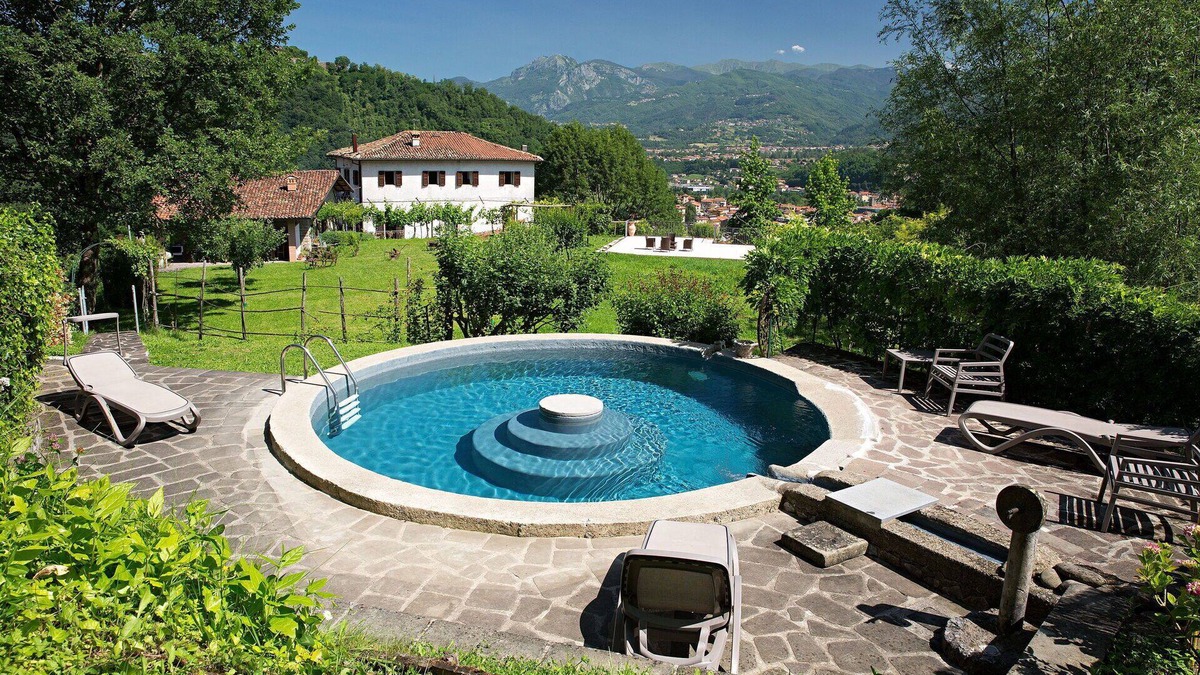 Castelnuovo di Garfagnana Villa | Stunning private villa for 6 people with private pool, WIFI, TV, patio, panoramic view and parking