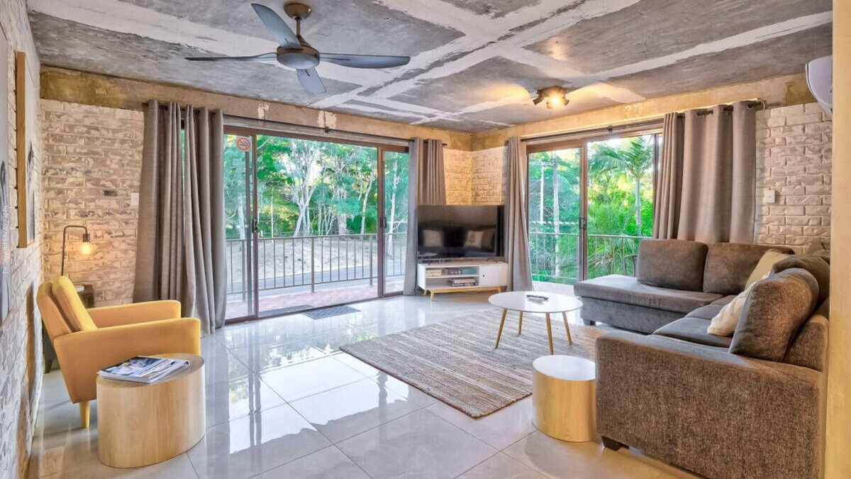 Torquay Apartment | Stunner 2 min walk to beach