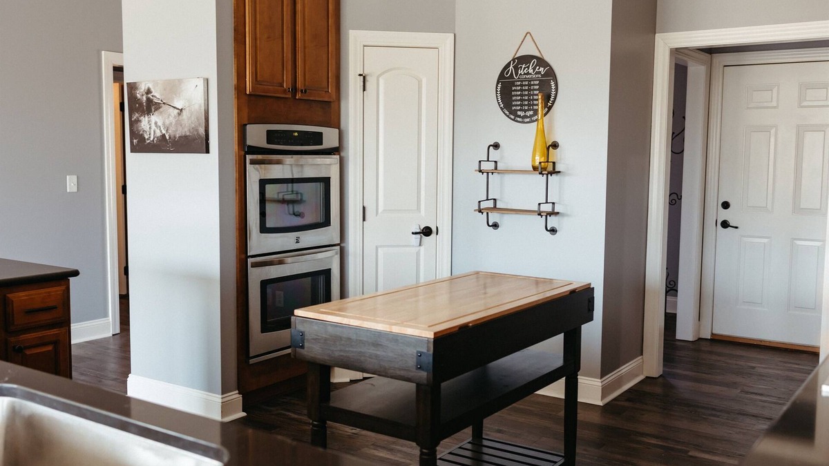 Marion House | Stunner Golf Course View | Walkable to Club House