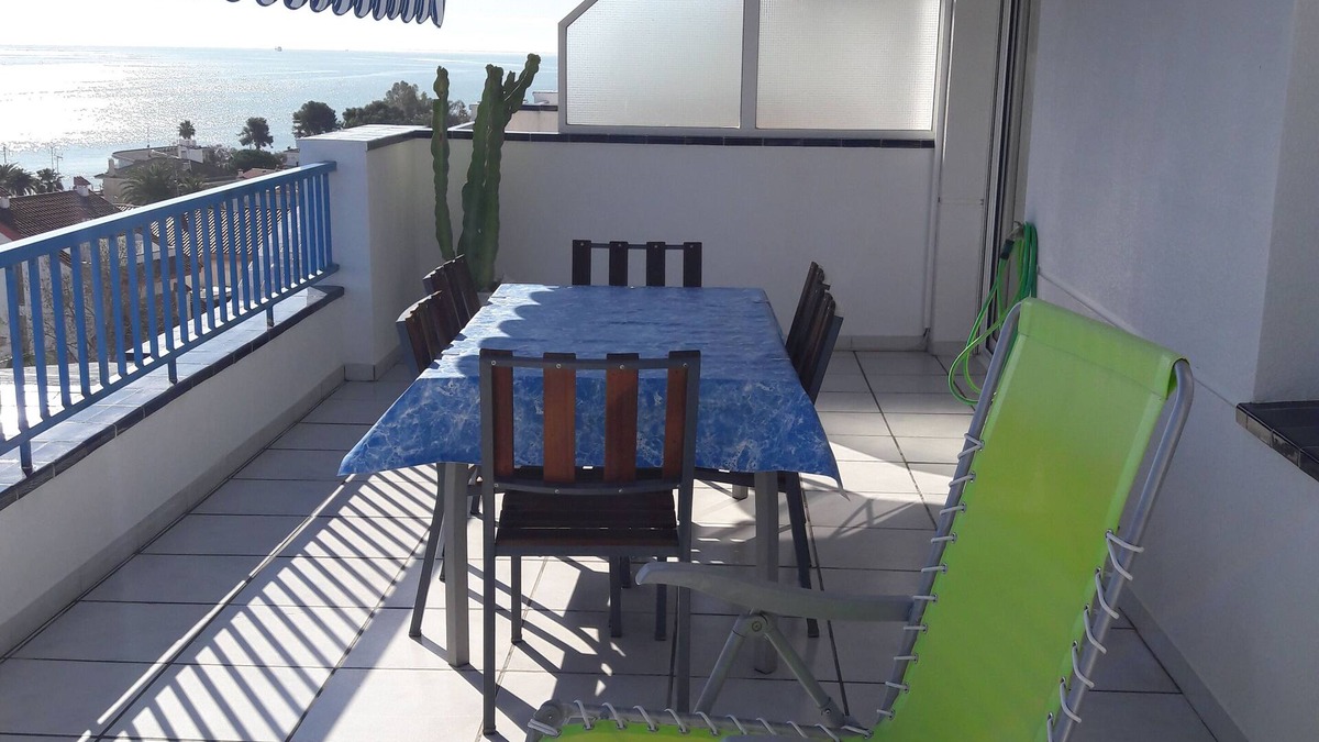 Sant Carles de la Rapita Apartment | Stunning views of the sea and harbor, FREE WIFI, AIR CONDITIONING, max 4 PEOPLE