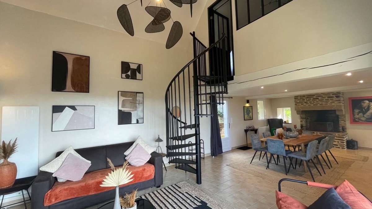Saint-Senier-de-Beuvron House | Stunning views overlooking the bay of Mont St Michel. Pet friendly. Sleeps 4-6