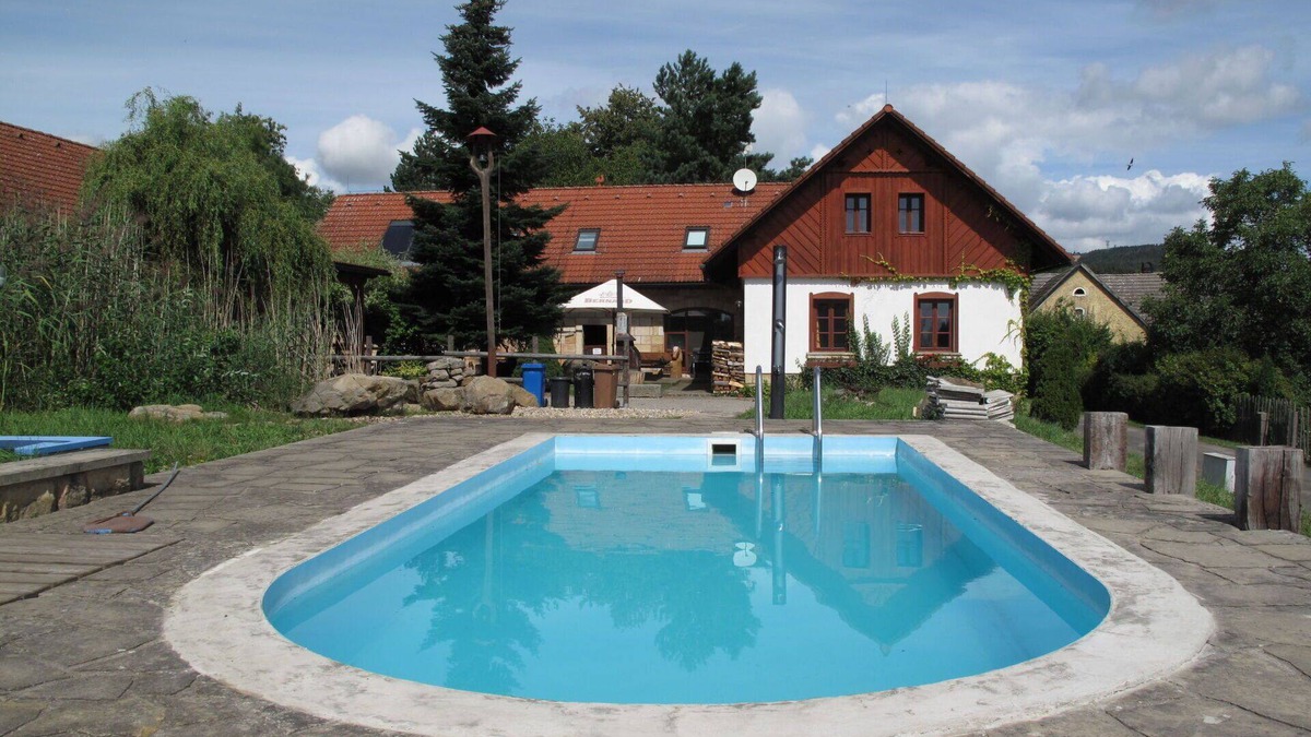 Uhlejov Villa | Stunning private villa for 22 guests with private pool, WIFI, TV, patio, pets allowed and parking