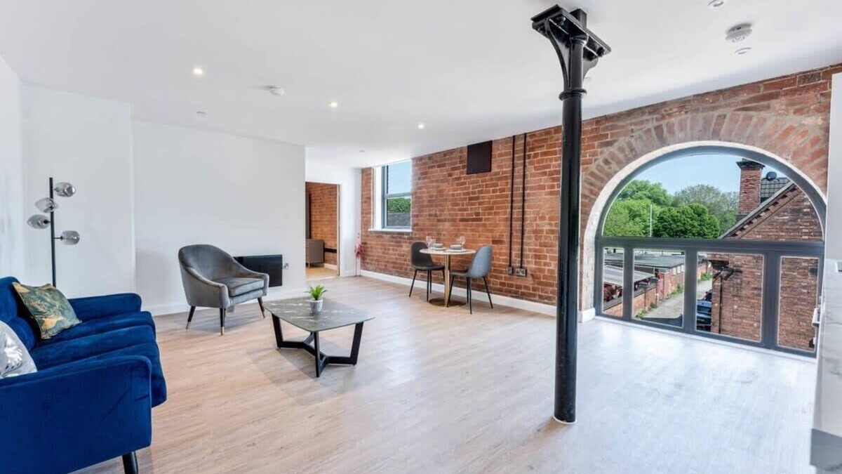 Burton on Trent Apartment | Stunning 1 Bed Apartment in Burton-on-Trent