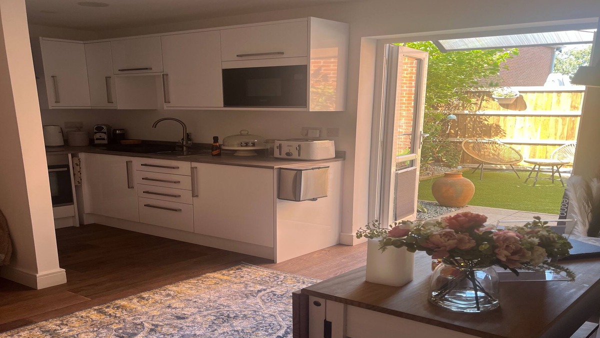 Sprowston Apartment | Stunning 1-bed Private Apartment in Norwich