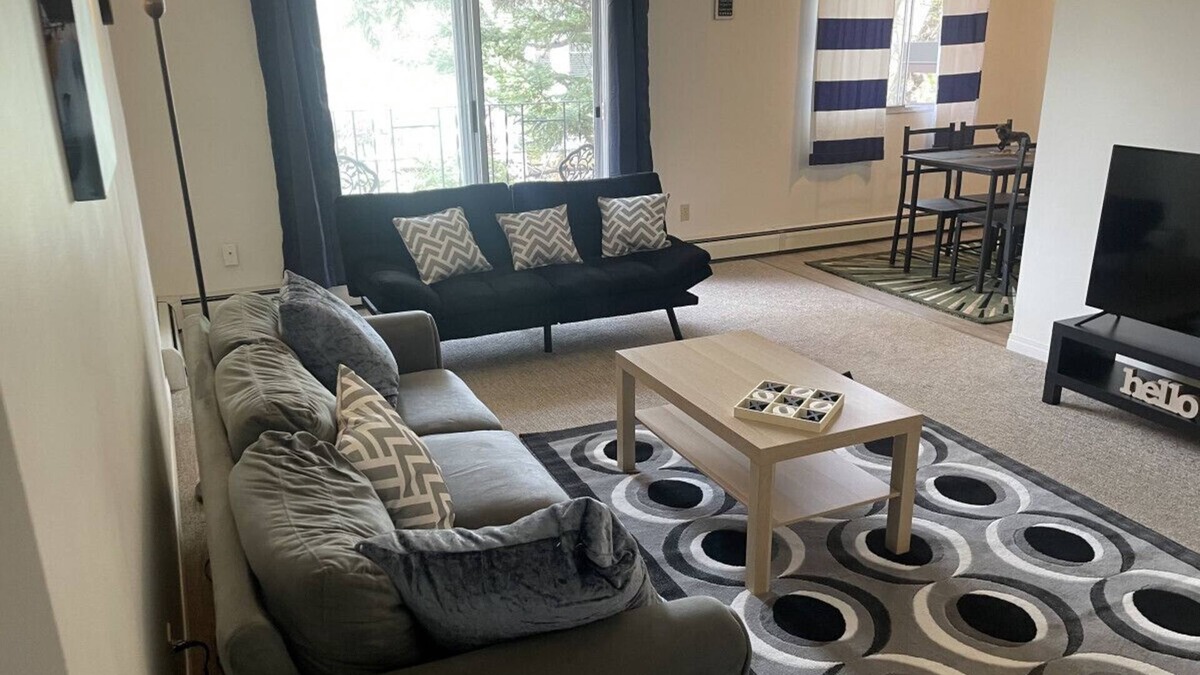 Camrose Apartment | Stunning 1 Bedroom Apartmenet