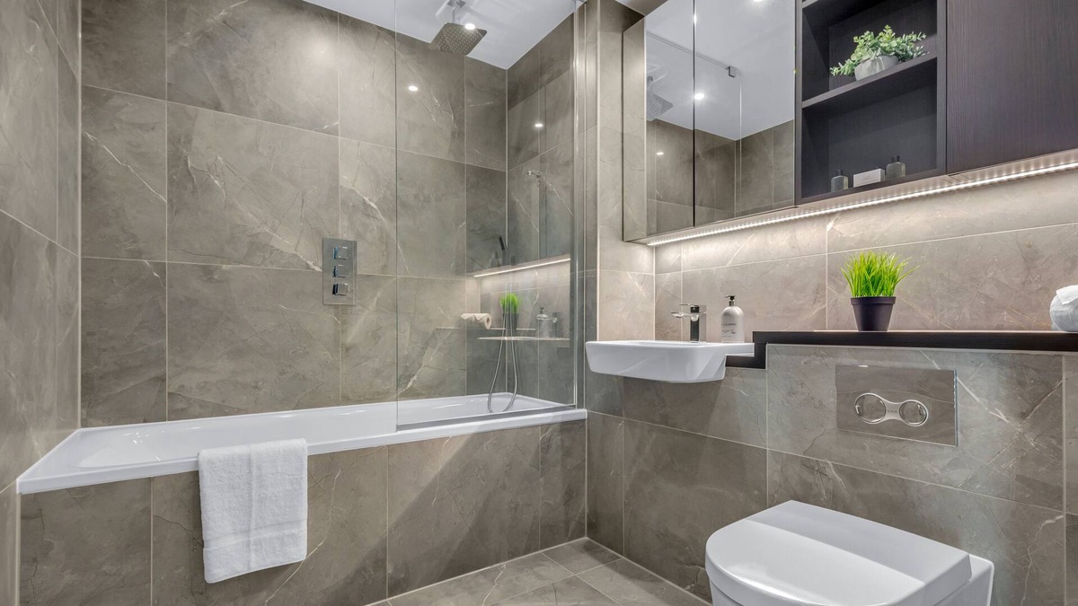 East Acton House | Stunning 1 bedroom Pet Friendly Apartment in Icon Tower near Ealing