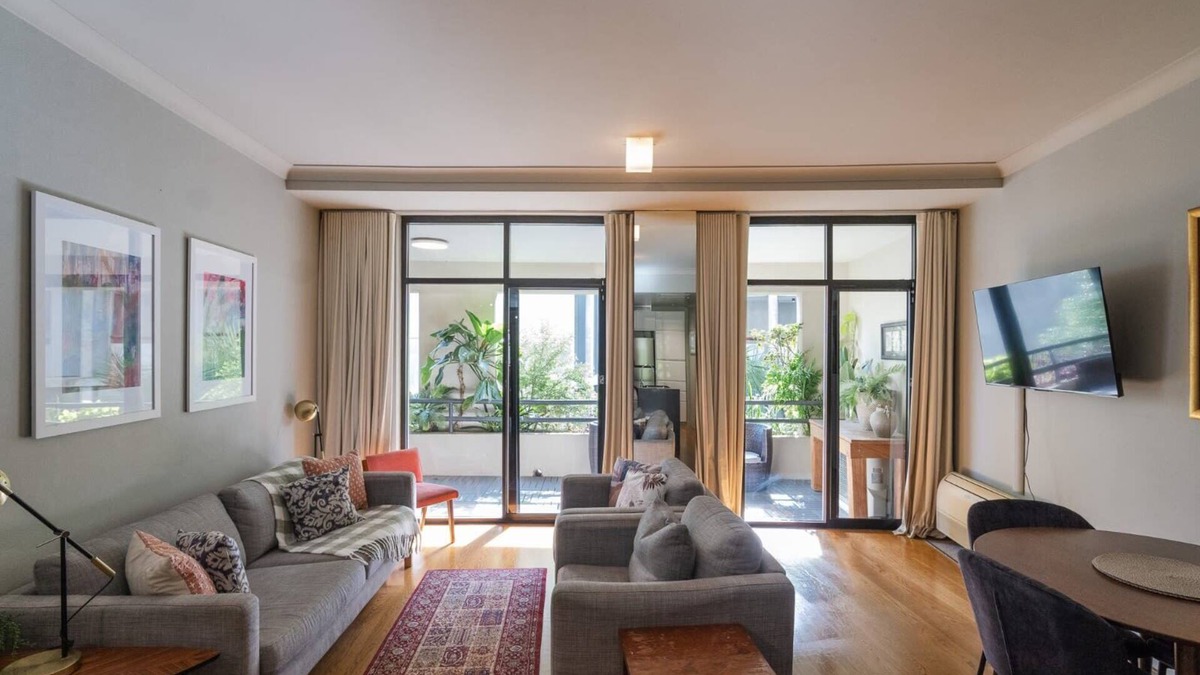 Surry Hills Apartment | Stunning 1Bed Surry Hills Balcony Apt w Parking