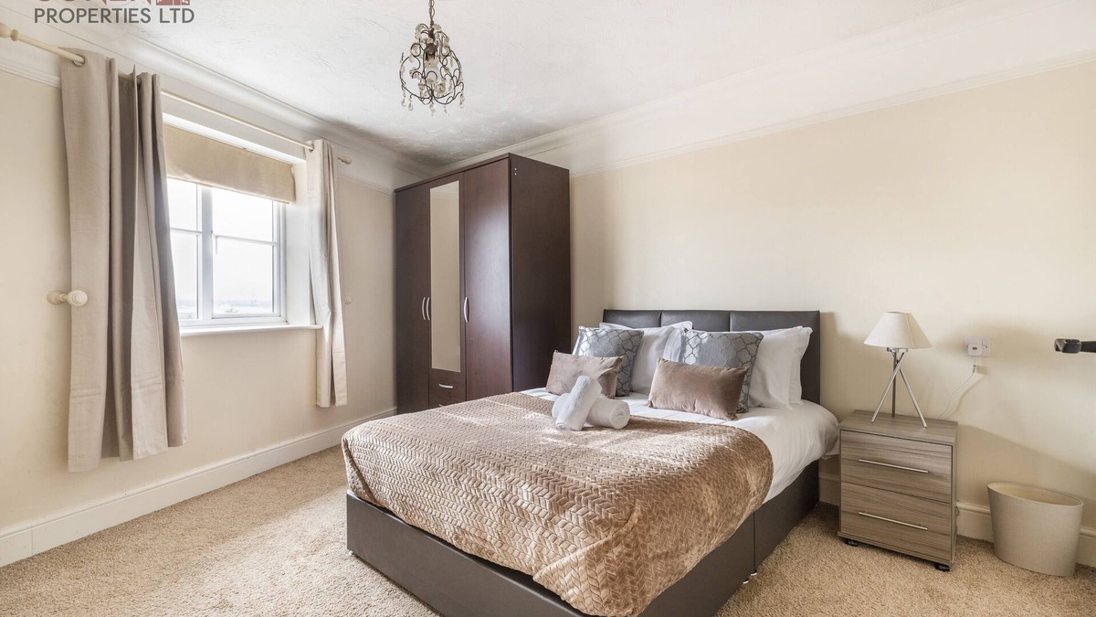 West Thurrock Apartment | Stunning 2-Bed Apartment in Grays