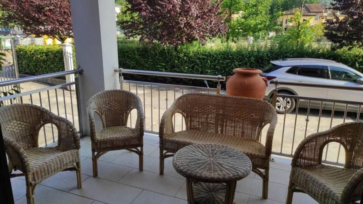 Villa Latina Apartment | Stunning 2 Bed New Apartment, Outside Terrace, Free Parking, Sleeps 4