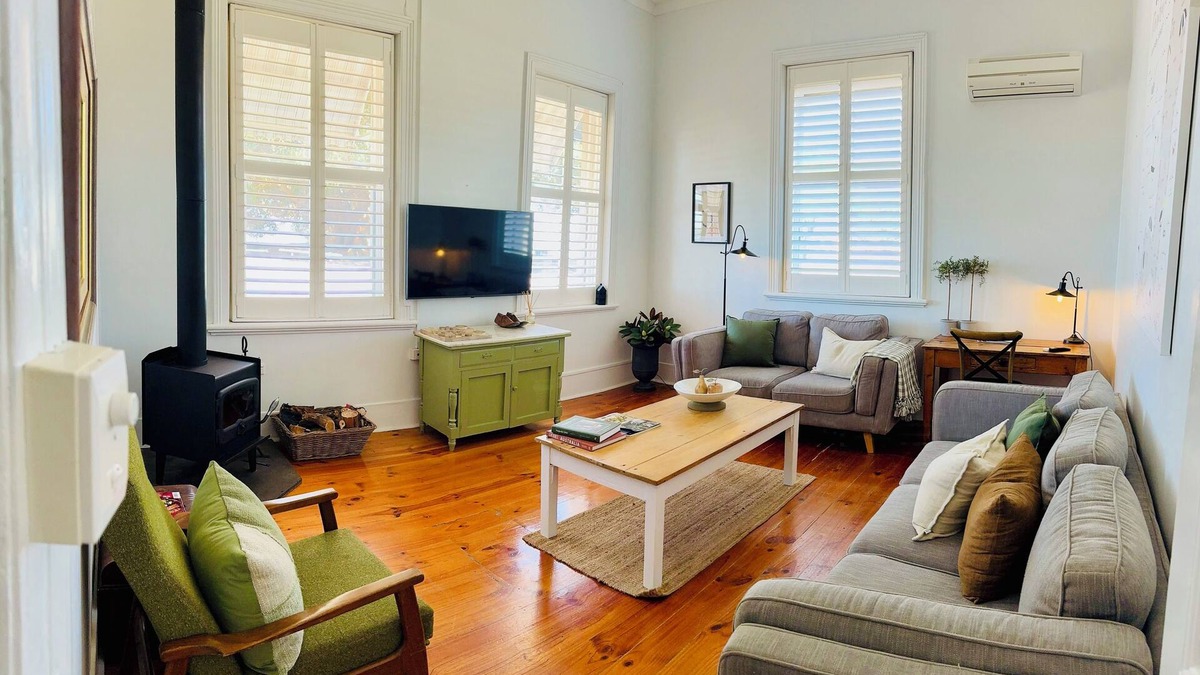 Dalrymple Apartment | Stunning 2 bedroom apartment on the foreshore