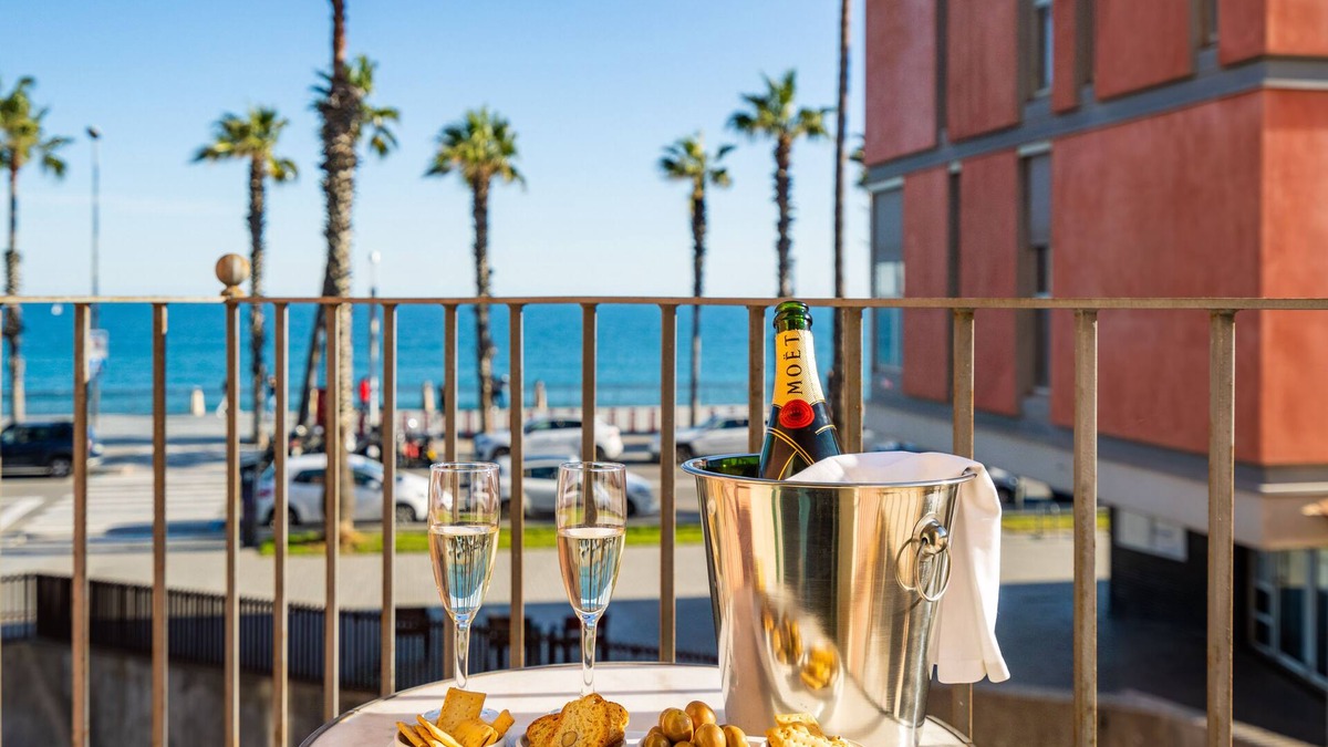 Barceloneta Apartment | Stunning 2-Bedroom Apartment with Sea View in Barceloneta