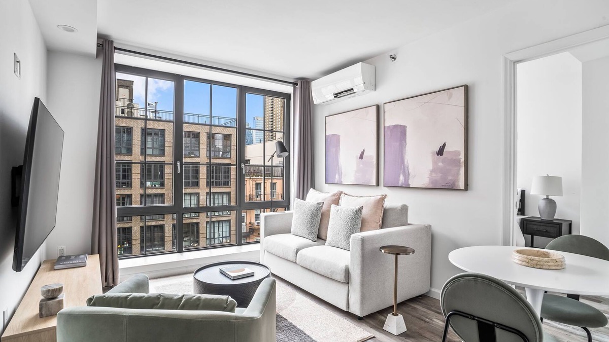 Central New York City Apartment | Stunning 2-bedroom Apartment Near Time Square and Hel'ls Kitchen