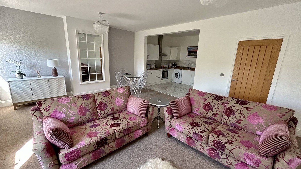 Lytham St. Anne's Apartment | Stunning 2 bedroom apartment in central LYTHAM