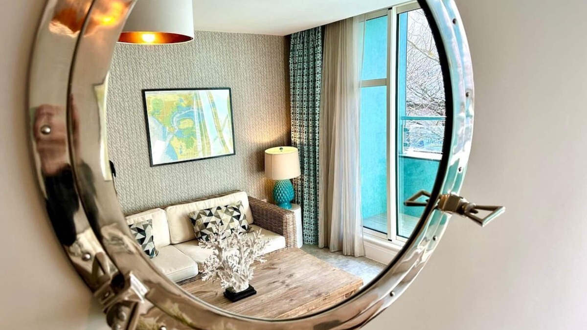 Poole Apartment | Stunning 2 bedroom Apartment inc. Free Parking