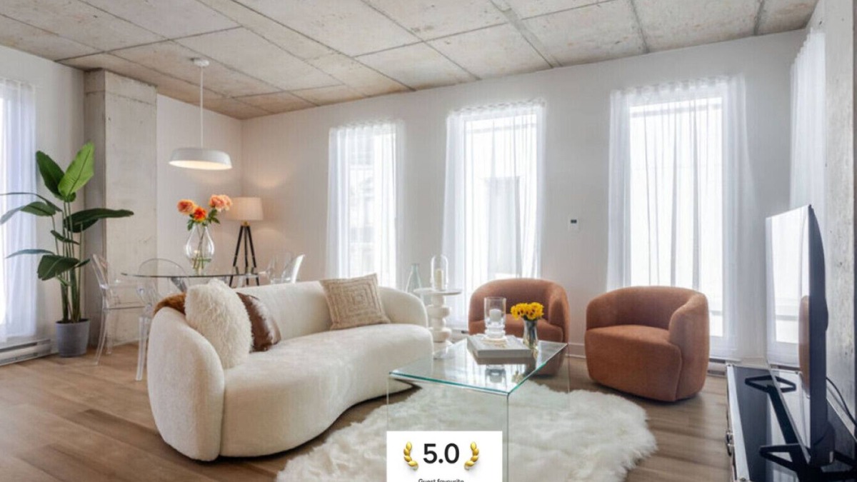 Old Montreal Apartment | Stunning 2 BR condo in MTL OLd Port|+Free Parking