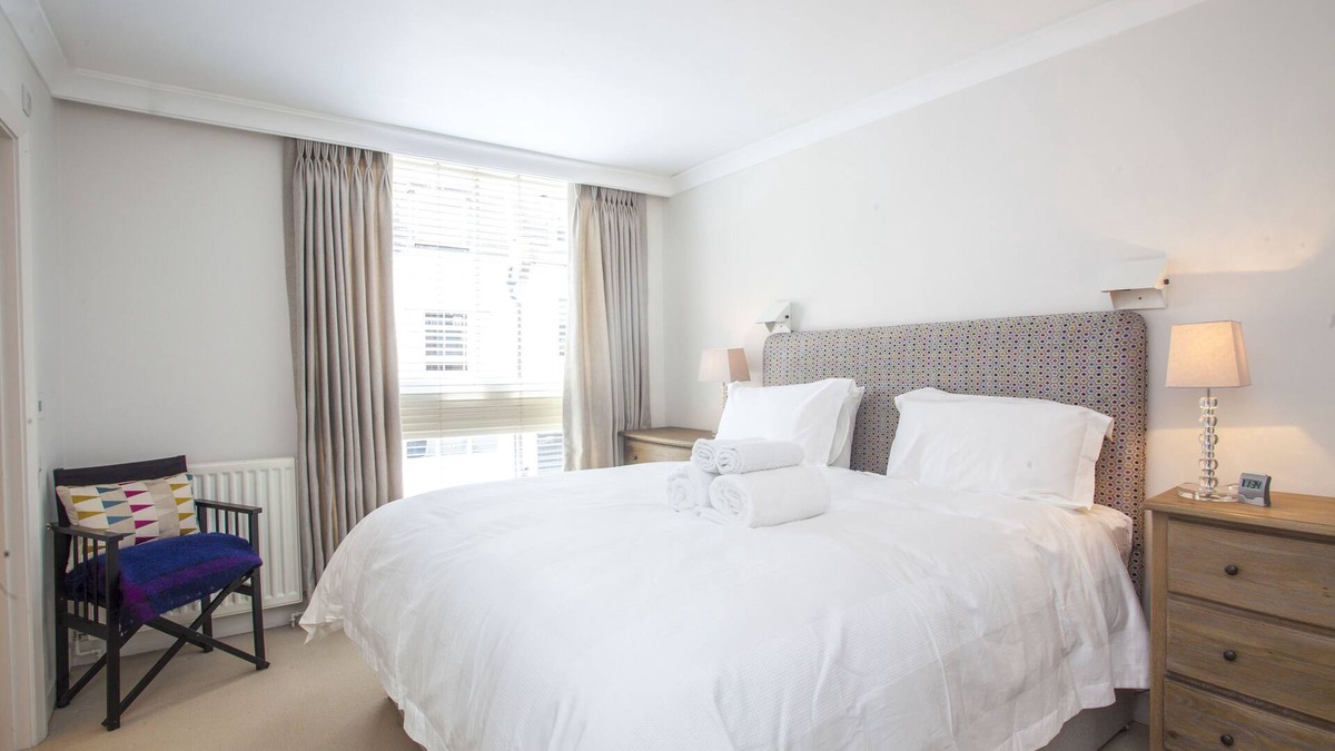Brompton & Hans Town House | Stunning 2bed/2.5bath mews house in Chelsea SW1