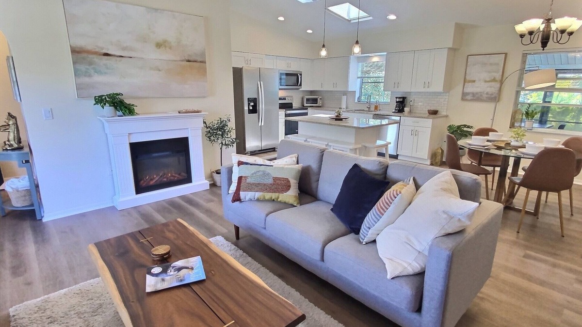 Venice Gardens House | Stunning 2Br/2Ba Pool Home Near Beaches