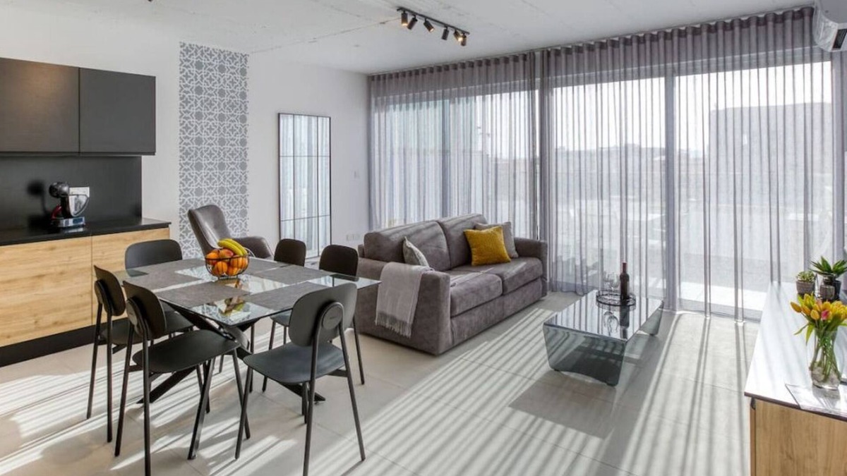 Qawra Apartment | Stunning 2BR Penthouse with large Terrace in Qawra