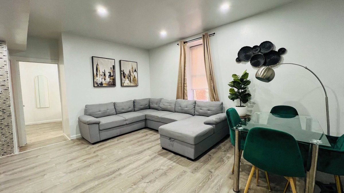 Williamsbridge Apartment | Stunning 2BR next to Bronx Zoo