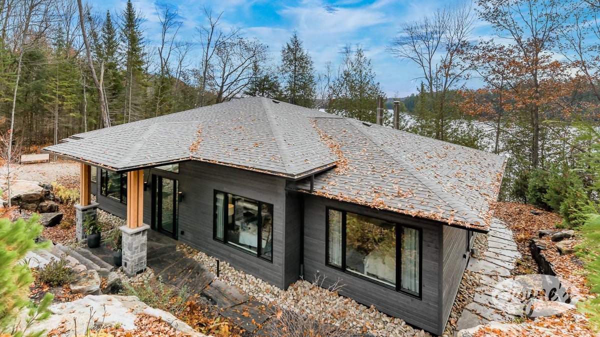 Algonquin Highlands Cottage | Stunning 3 bed 2 bath cottage on Kawagama Lake! South Exposure!
