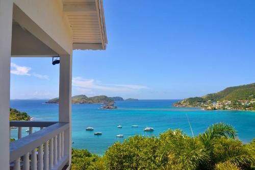 Saint Hilaire House | Stunning 3 Bed Villa Balcony & Sea View