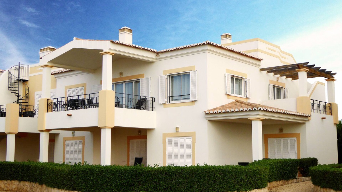 Salema Villa | Stunning 3 Bedroom Townhouse, near the pool, located in the views, Salema