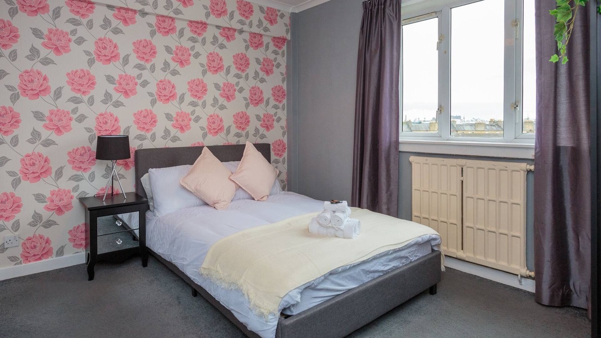 Gorgie Apartment | Stunning 3 bedroom Apartment, Edinburgh
